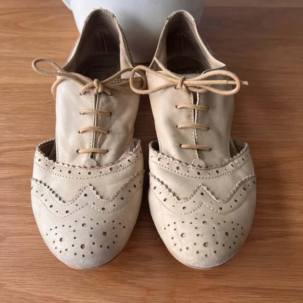 Anthropologie Womens Lace up with Cut out design Shoes. Brand Latigo - Picture 1 of 6